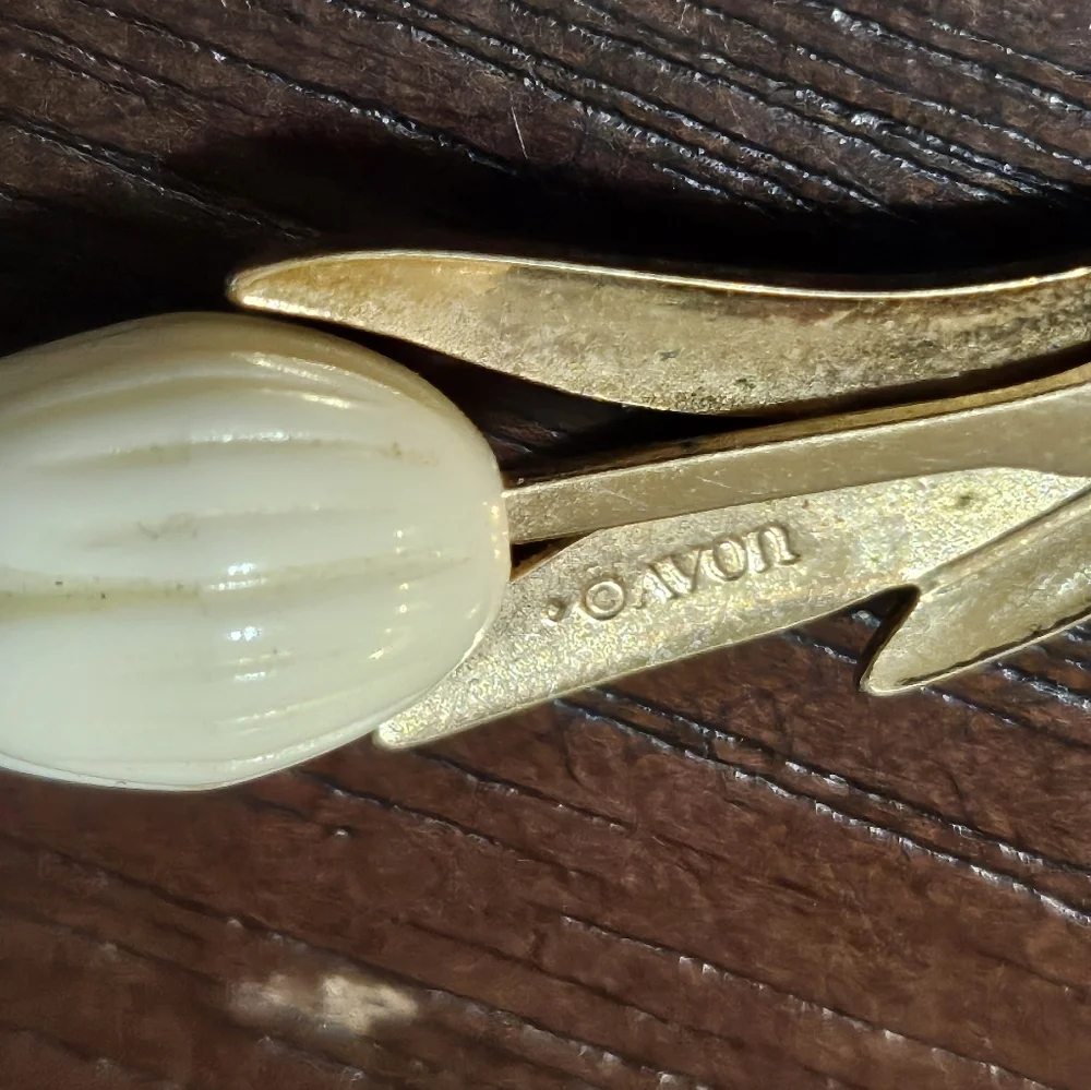 Avon Tulip Brooch/Pin
